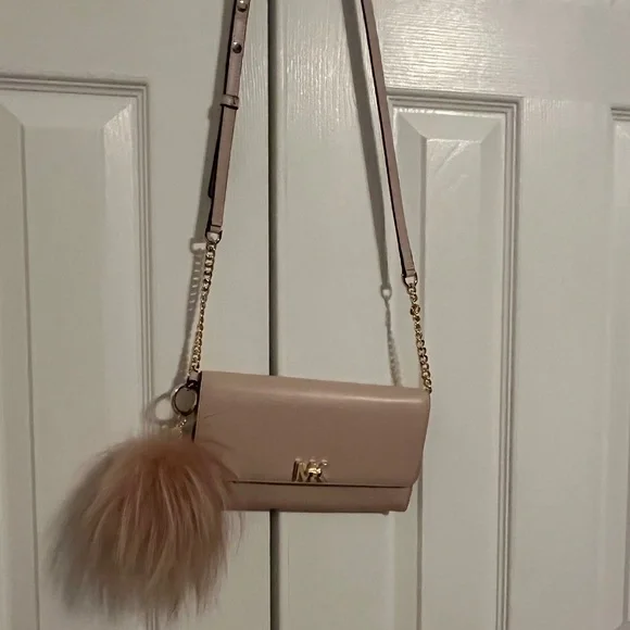 Michael Kors Crossbody purse - Picture 2 of 5